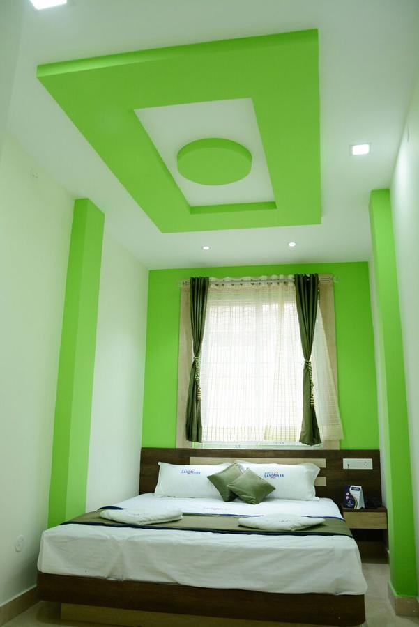 Hotel Landmark Ooty Bagian luar foto
