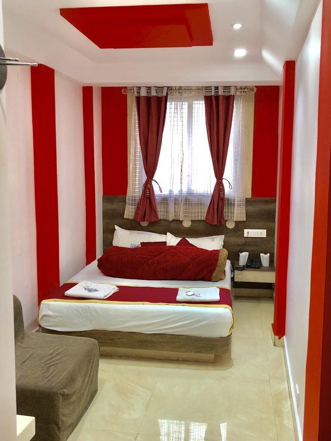 Hotel Landmark Ooty Bagian luar foto